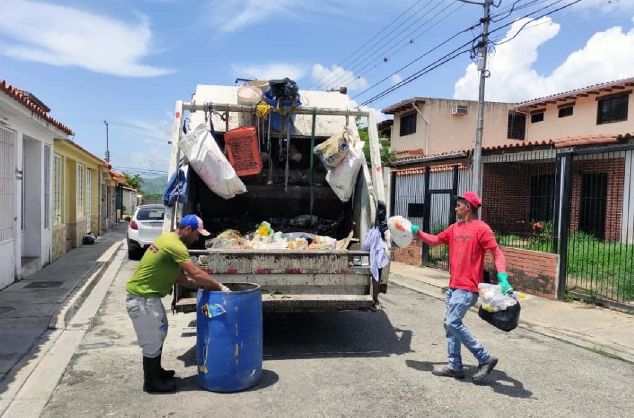 Servicio De Aseo Urbano En Revenga Trabaja Para Consolidar La Nueva Ciudad