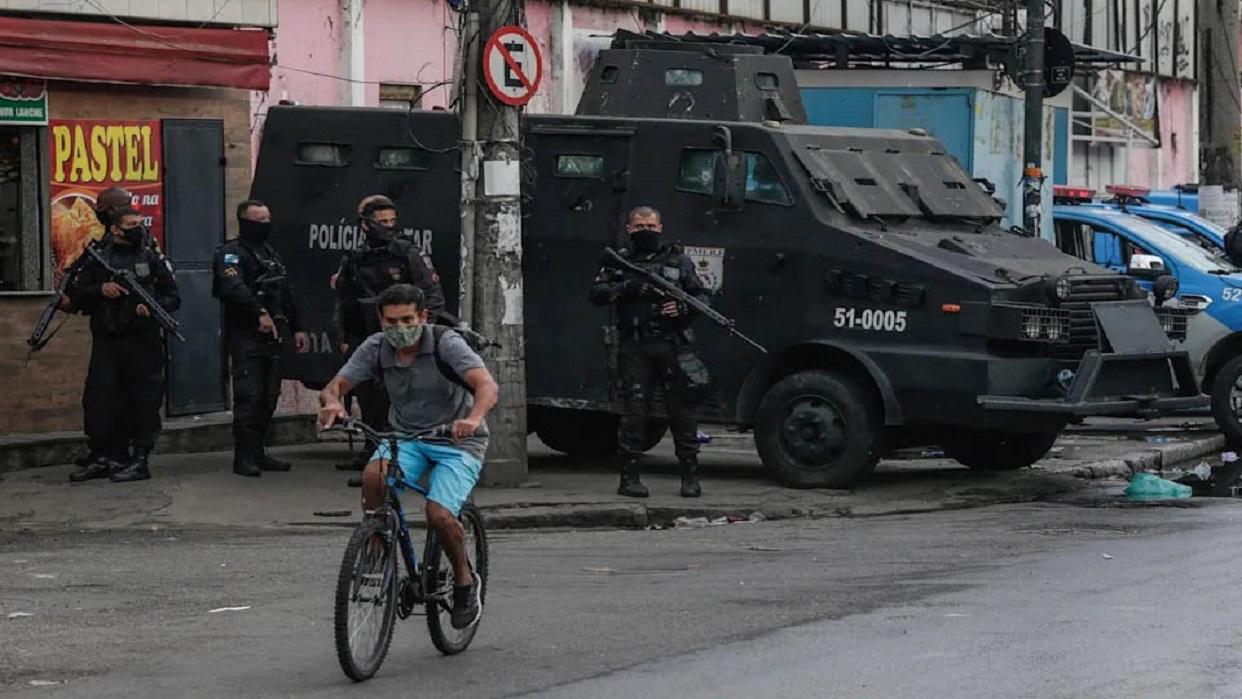 Al Menos Muertos En Operaci N Policial En Favela De Rio De Janeiro