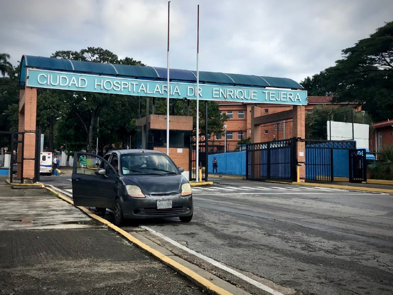 Accidente entre moto y vehículo dejó dos lesionados en la parroquia El