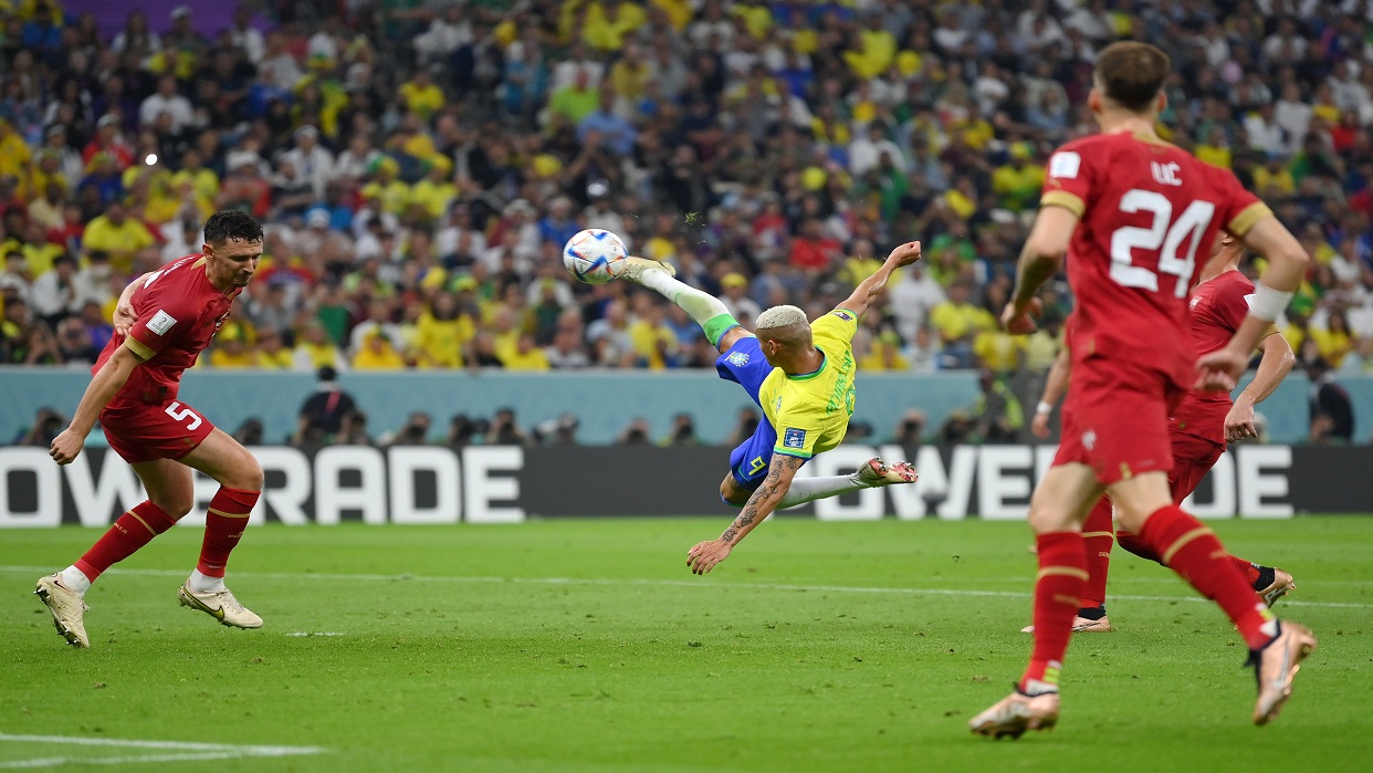 Brasil debuta en el Mundial con triunfo ante Serbia por 2-0