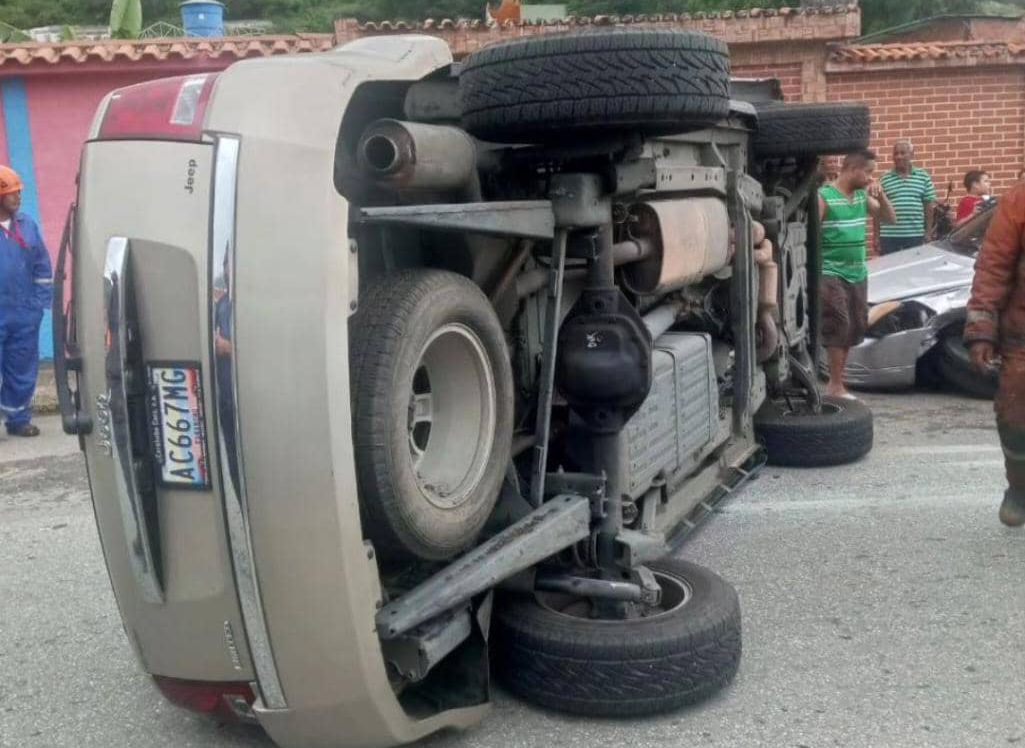 Sujeto Resultó Lesionado Luego De Perder El Control De Su Vehículo