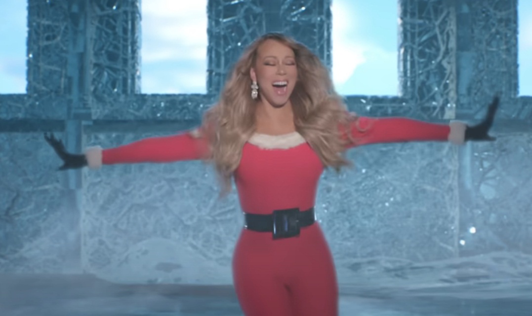 Mariah Carey Da Su Grito Anunciando La Llegada De La Navidad Video 