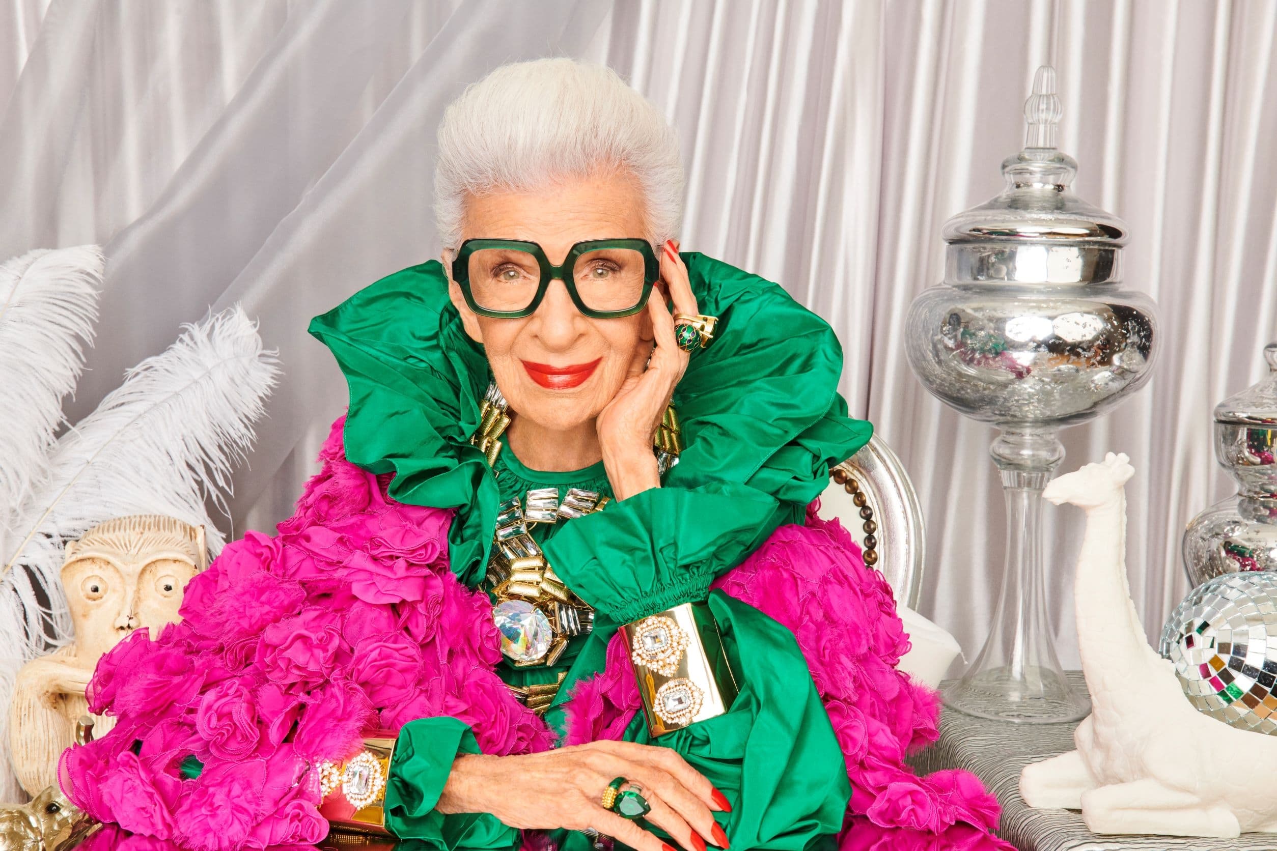 El ícono de la moda Iris Apfel falleció: conoce su legado