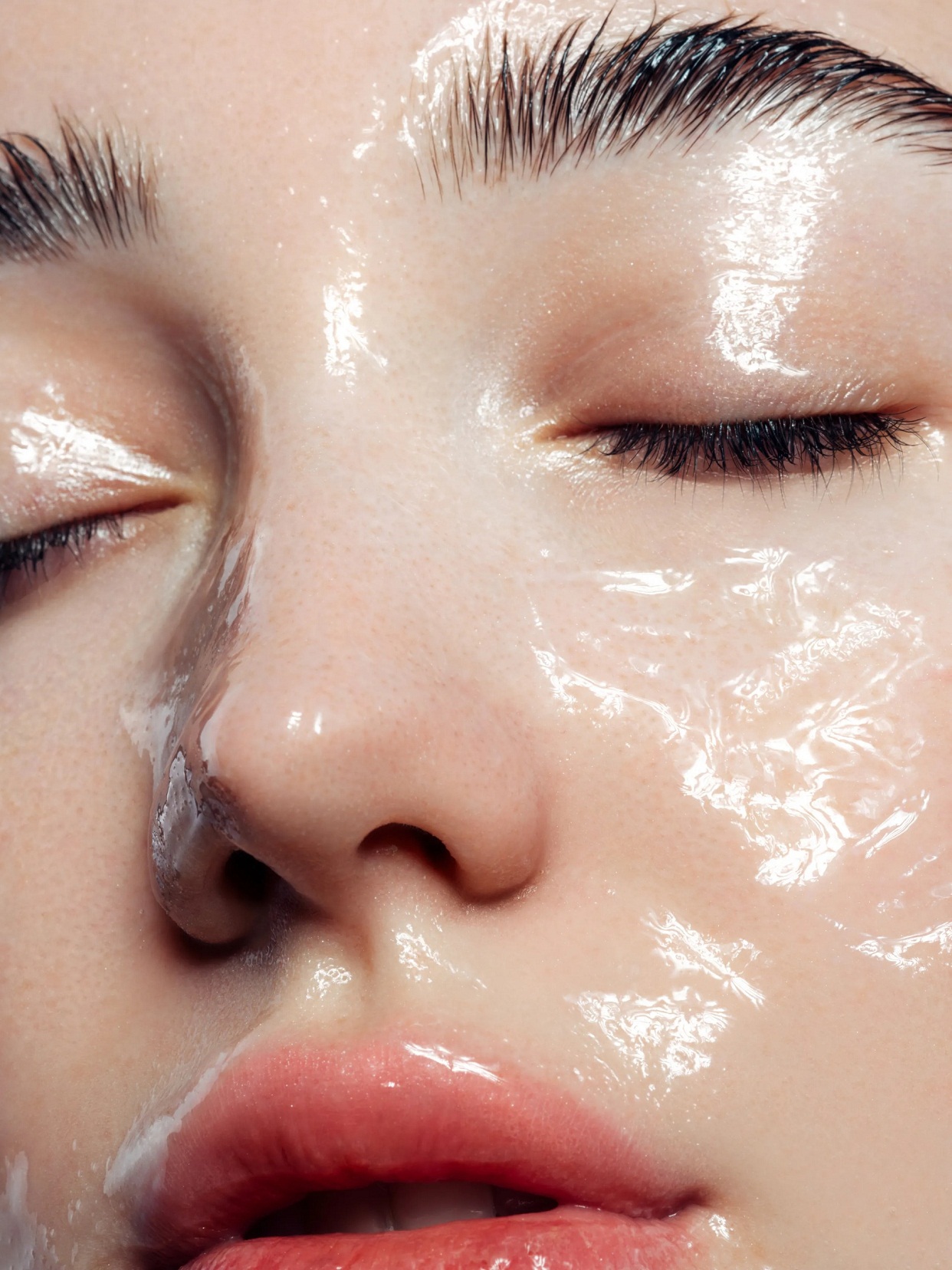 “Skin oiling”, una técnica ancestral que vuelve al mundo de la belleza